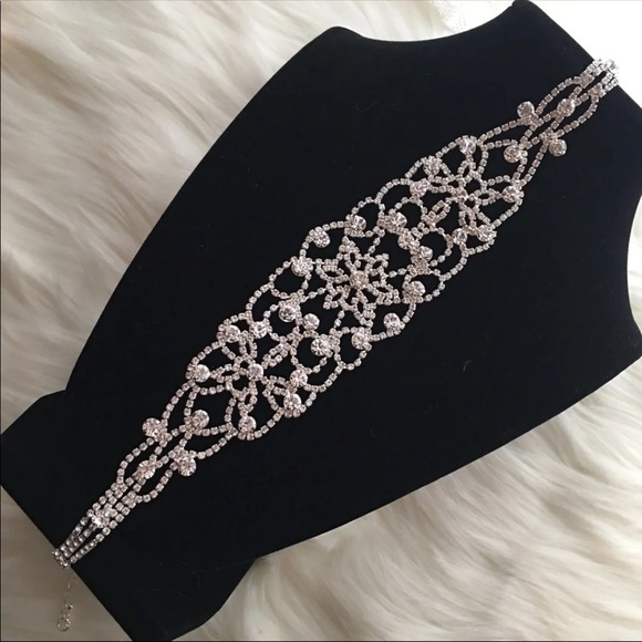 SOLD OUT 💕2 for $35💕Floral Elegant Choker - Picture 7 of 8